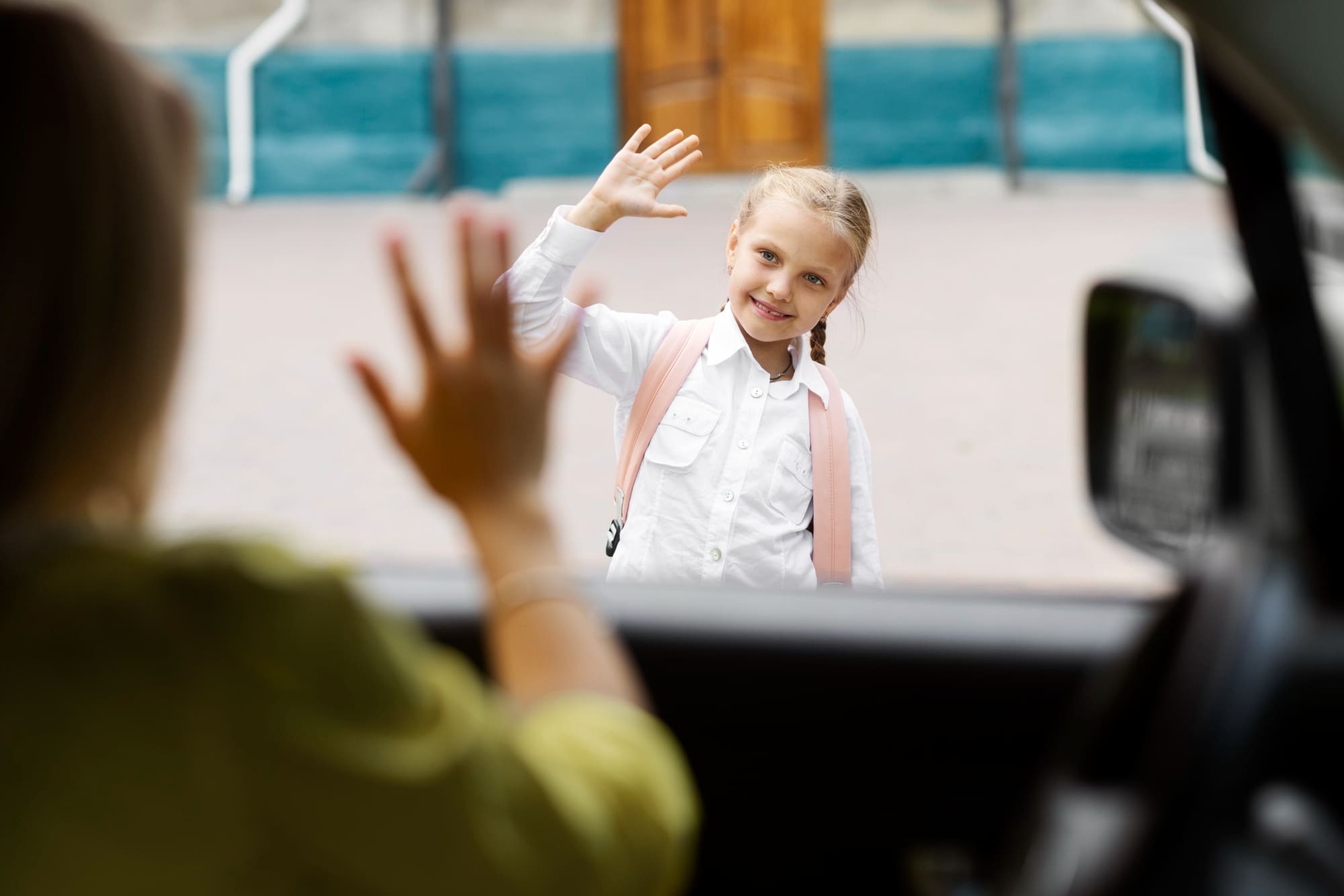 the child says goodbye